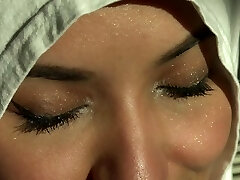 Beautiful Eyes White Hijab Arab Dame
