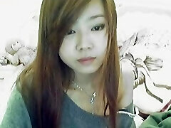 china gute girl on webcam showcase for her boyfriend