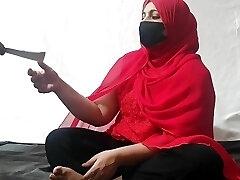 Pakistani Thurki Boss Smashed Hijabi Secretary 