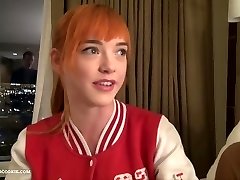 German camgirl AnnyAurora chat with Harriet Sugarcookie AVN 2016 motel room