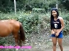 Pissing and horse.