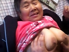 Asiático amaeur abuela disfrutar de ella