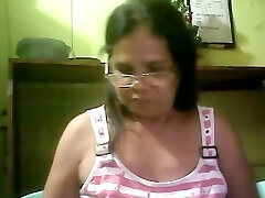 filipina gordito abuela me muestra su coño peludo y las tetas por skype