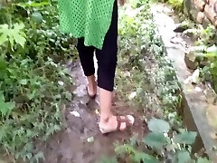 Bestver Pissing And Screwing Outdoor With My Desi Indian Mom