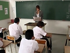 Teacher Yuuno Hoshi gets uncontrollable at her class then sucks multiple cocks