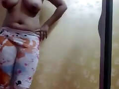Desi indian mehndi bhabhi spanked gargle fucked and fapping on cam