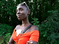 Public Agent Ebony model Zaawaadi taken into the woods