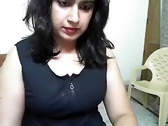 Desi Buxomy Hotty Exposing With Moaning Voice