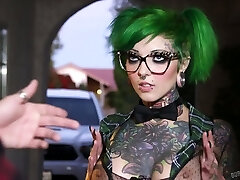Extraordinary biotch with green hair Sydnee Vicious gives her head and gets her cooter rammed