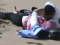onu bf ile Arap hicap kız plajda seks yaparken yakalandı