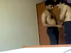 Indian amateur sex video of a scorching couple making out
