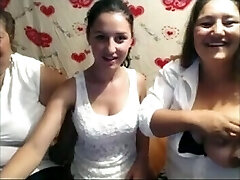 3 generations of latinas on webcam