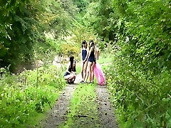 I Played a Prank on an Innocent Girl by a River in the Countryside and Went Heterosexual to a Nearby Red-hot Spring