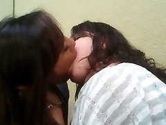 Bacio lesbico - 2