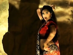 Exotic Indian Queen Dancing