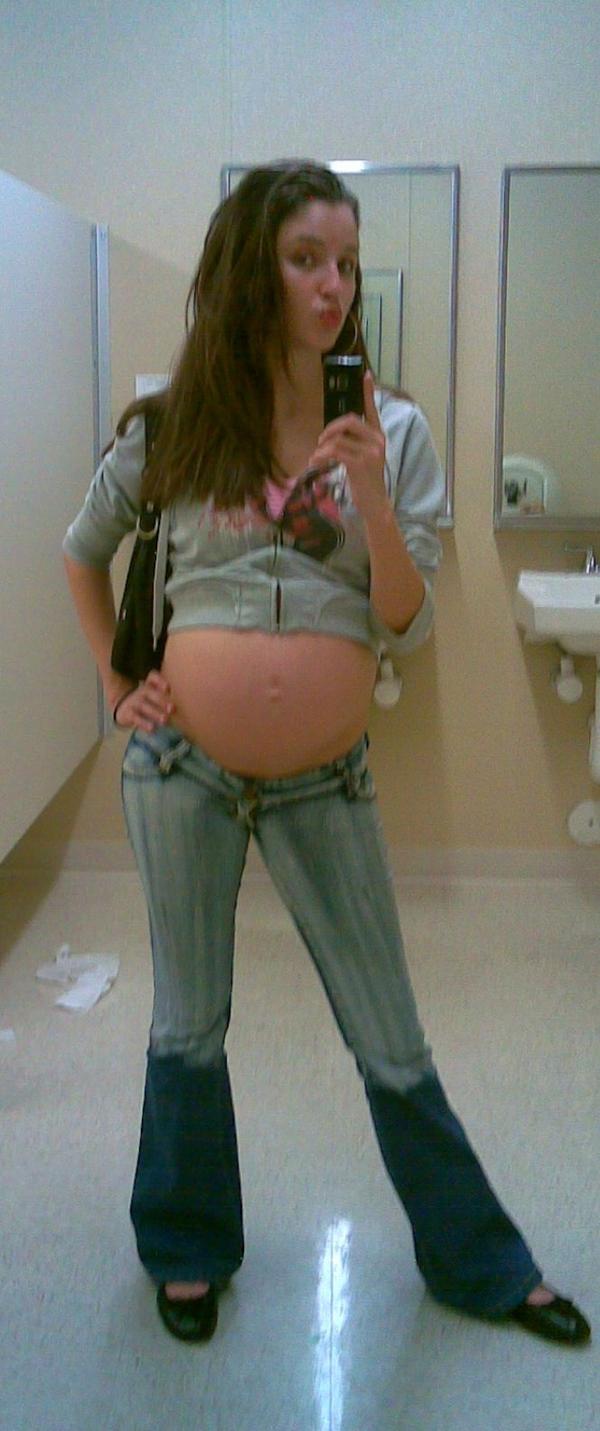 Candid Amateur Nude Pregnant - Homemade candid pictures of amateurs pregnant girlfriends