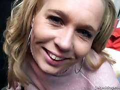 Shabby blond mature gives blowjob to horny penis in pov sex scene